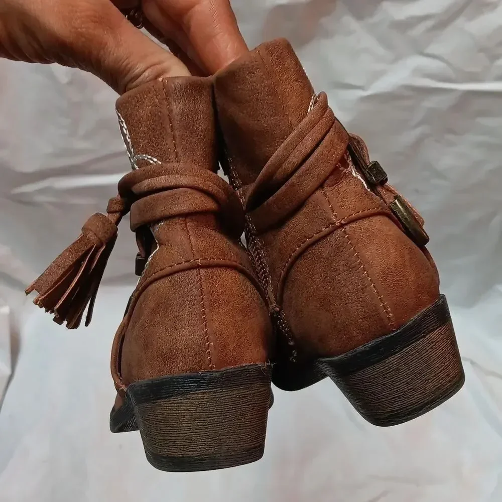 Madden Girl Mini Cowgirl Tan Suede Ankle Boots with Embroidery Size 6